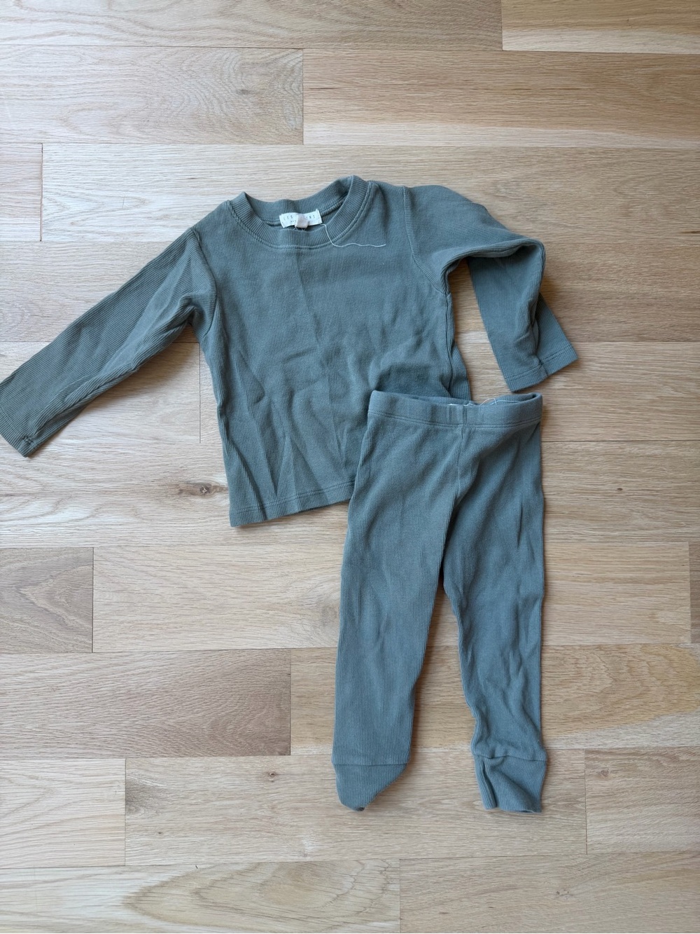 Les Gamins Ribbed Two-Piece Set in Olive Green